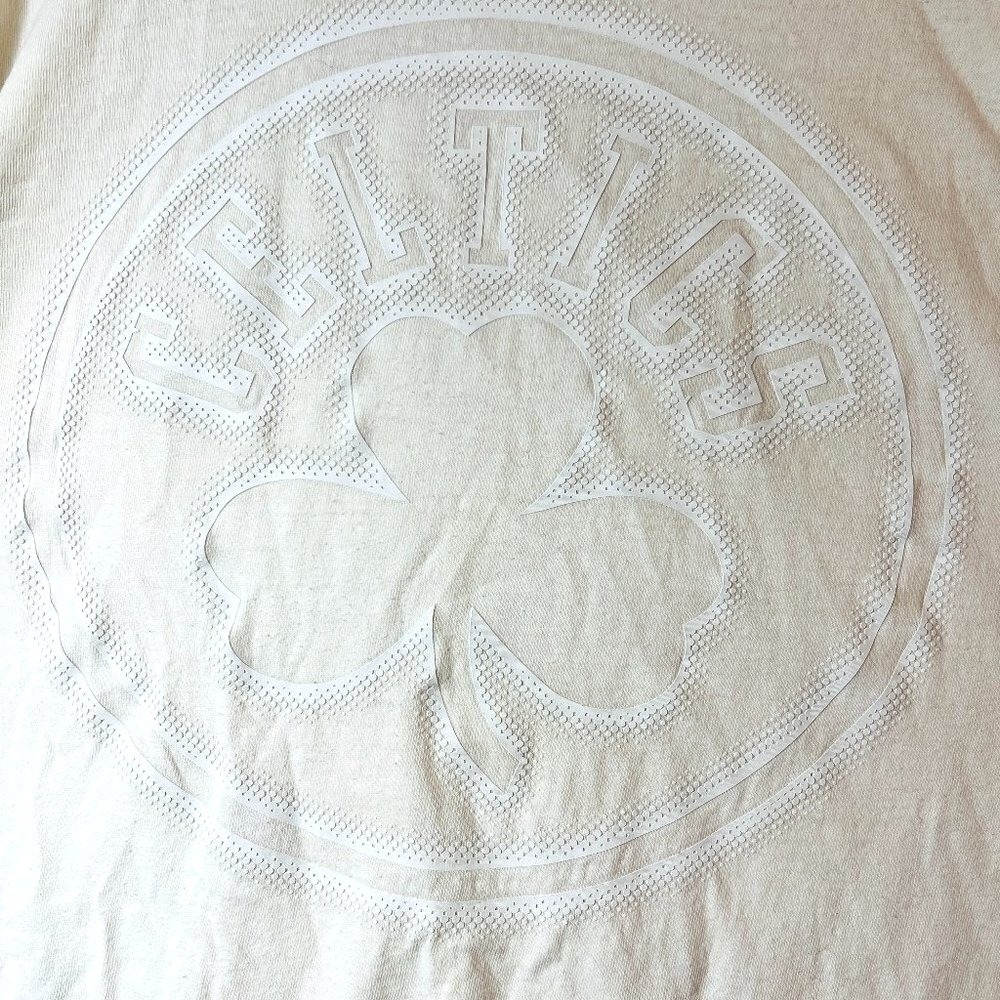 UNK NBA Boston Celtics Cream T-Shirt White Shamrock Men's Size L RARE